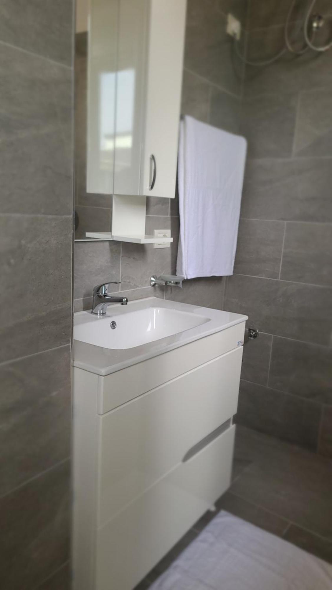 Home Inn Apartaments Tirana Bagian luar foto